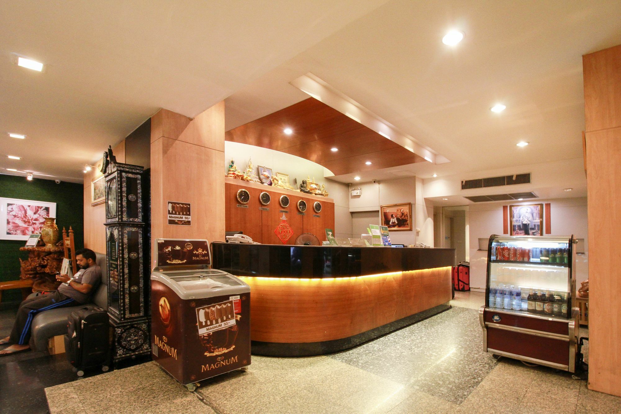 Ten Stars Hotel Бангкок Экстерьер фото