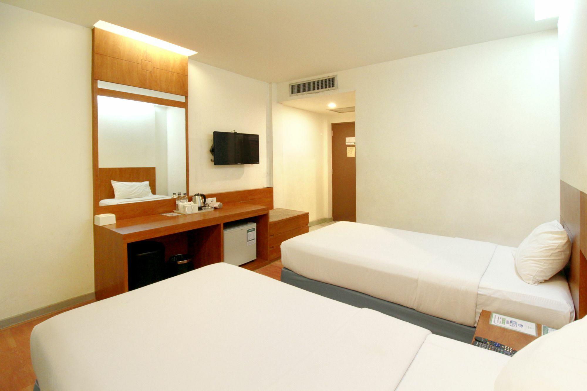 Ten Stars Hotel Бангкок Экстерьер фото